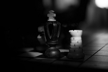 🥇▷【 El contragolpe en el centro del tablero - El arte de la defensa y el  contraataque en ajedrez 】